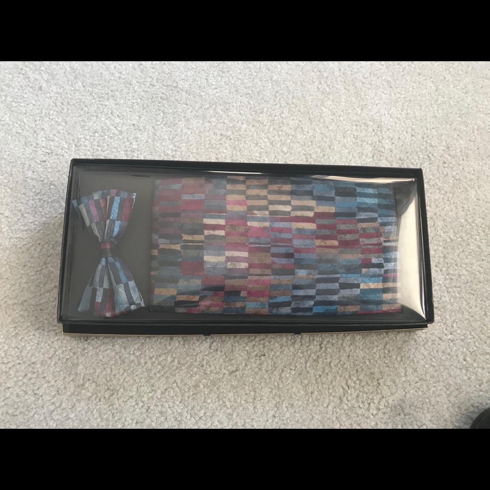 Bow tie and Cummerbund/cumberbund